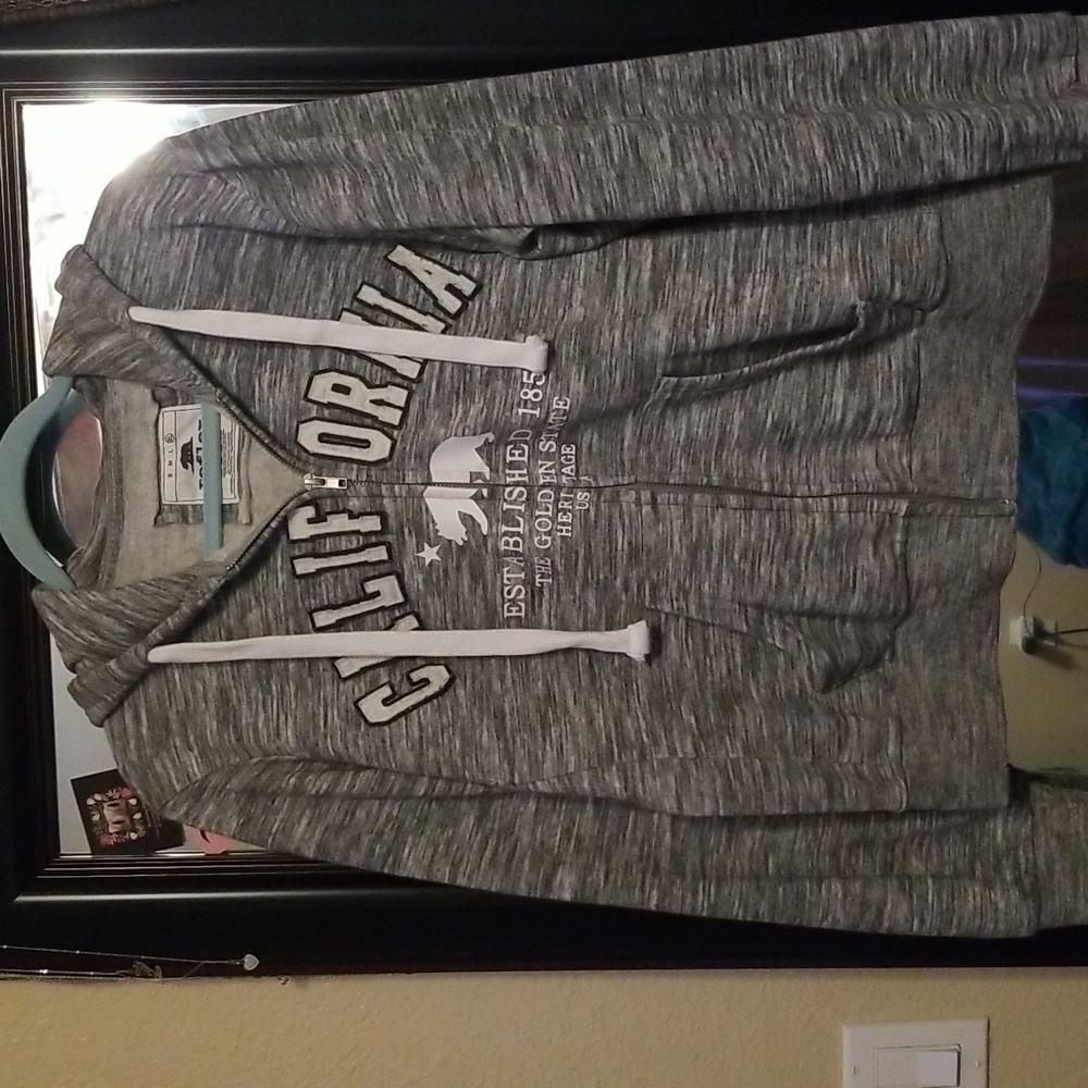 Sweatshirt